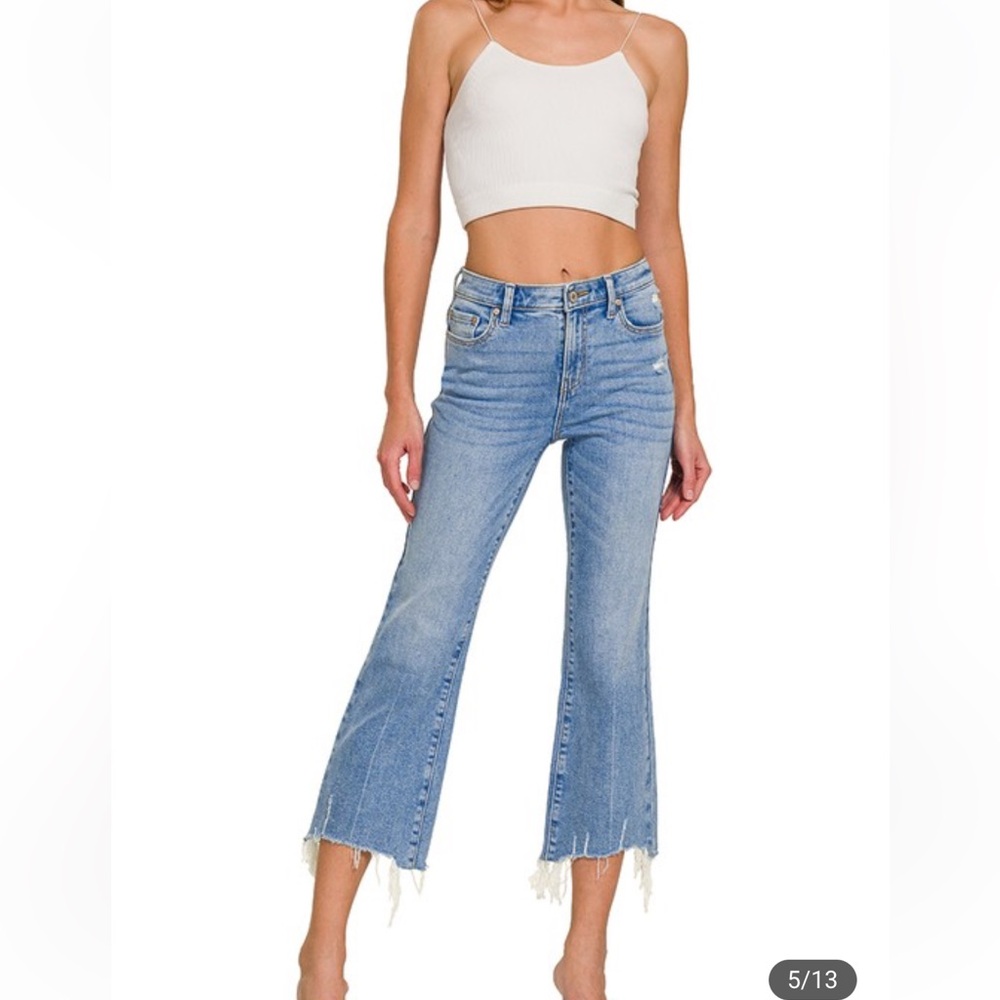 Cropped Flare Leg Jeans - Picture 4 of 9